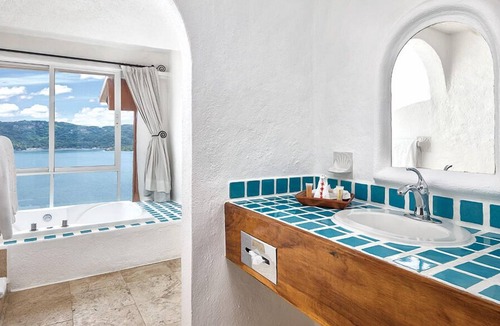 Almacen Resort | Zihuatanejo Resort Studio