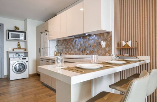 Monterrey Centro Apartment | Zona Purísima y CAS - ¡5 camas, GYM y alberca!