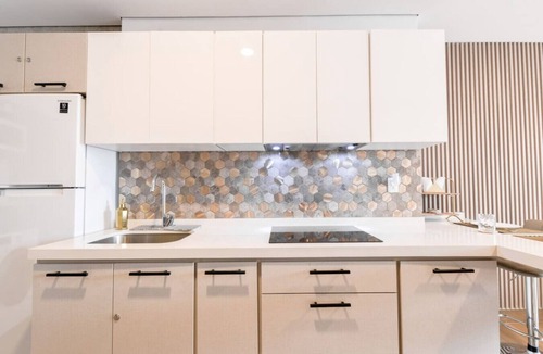 Monterrey Centro Apartment | Zona Purísima y CAS - ¡5 camas, GYM y alberca!