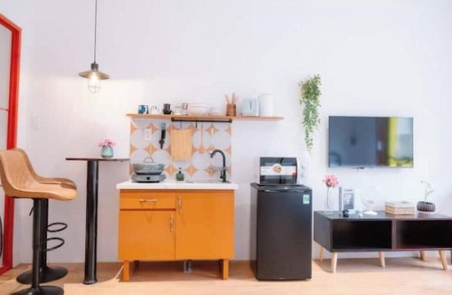 Dong Khoi Apartment | ZY 4. Little Saigon Balcony - Riverside Vibrant D1