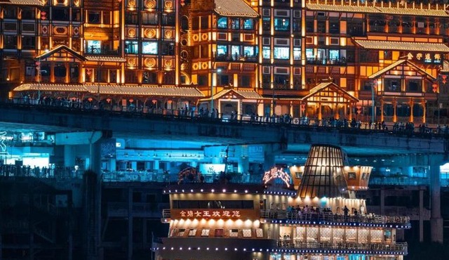 重庆江岛高空江景酒店-解放碑洪崖洞店-Chongqing Jiangdao Holiday Highview Riverside Hotel - Jiefangbei Hongyadong