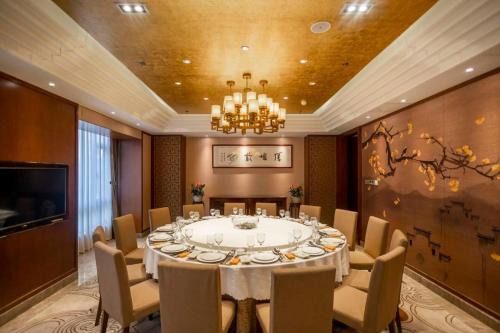 银川河东机场万信瑞铂酒店