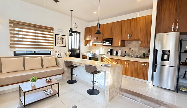 1 Bedroom Guesthouse -Best Summer Rates -Bikes - Patio - Gym - Pickleball Court