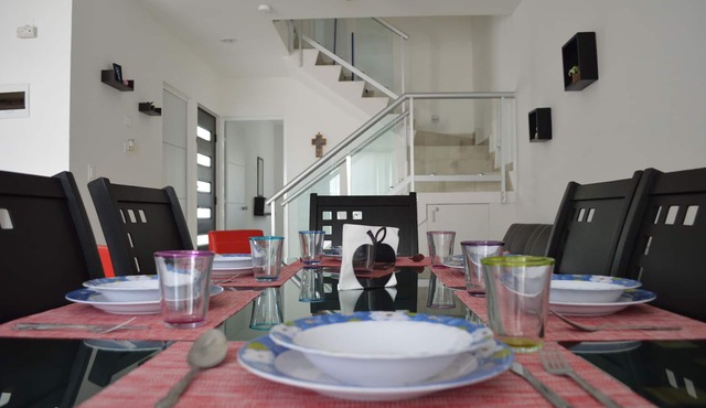 10 min to the beach-20 to airport-30 to Cancún & Xcaret, Nespresso, Wifi150mbps.