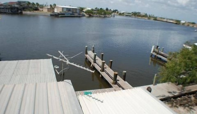 123 West Harbor Condo B - Beautiful Condo in the harbor with spacious deck