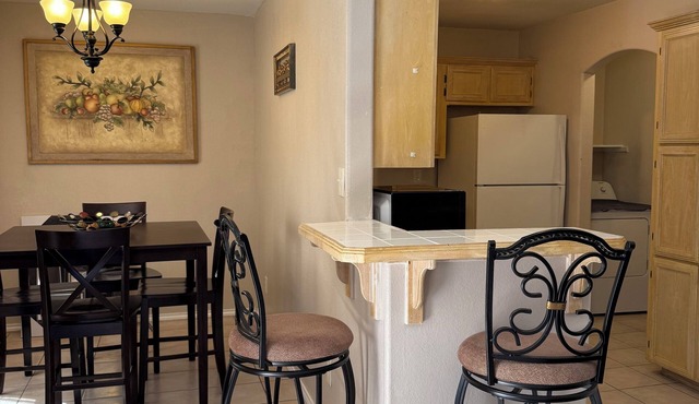 2-bedroom townhome in pleasant Harlingen. Sleeps 6