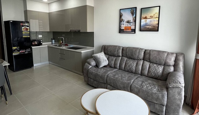 2 bedrooms, 2 bathrooms, infinity pool & River view