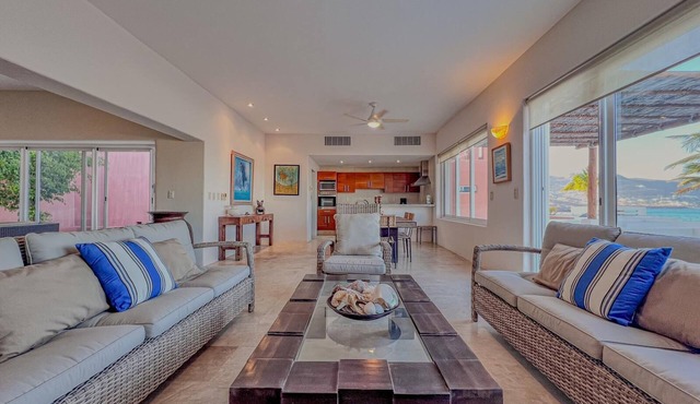 2BR/2Ba Lux Home includes beach club & golf