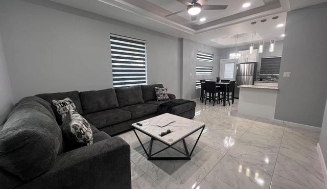 2BR Luxe Home Near Downtown Pharr
