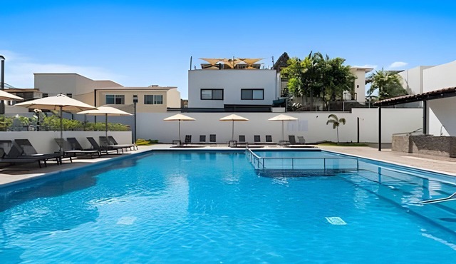 2BR Nuevo 2 King Beds Playa Flamingos Pool