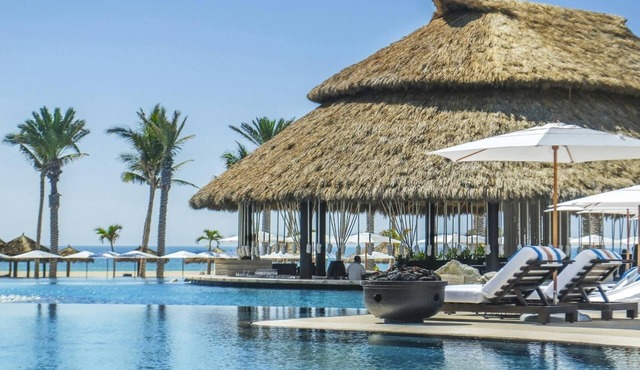 2BR Ocean View at Cabo Azul – Infinity Pools & Beachfront Escape