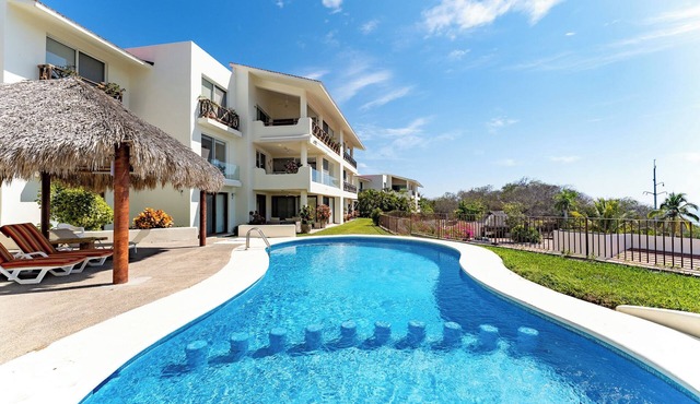 2BR Oceanview Walk to Beach | Cruz del Mar