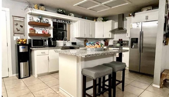3 Bd/2 Ba open concept home with plenty of parking