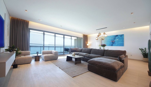 3-bedroom Beachfront apartment with private Beach access in Sharjah