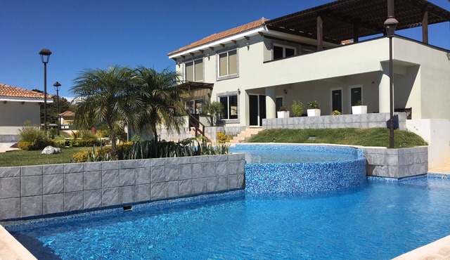 3 POOLS-Gated-24Hr Security-Guatemala-Carretera a El Salvador CA1 & new Carr VAS