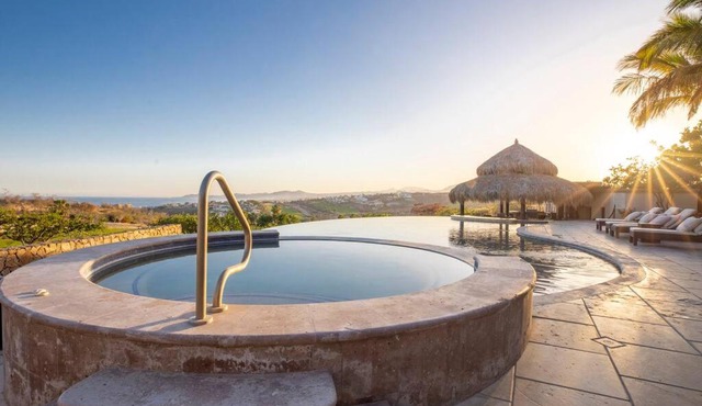 3BD Golf Front Beach Club and Hot Tub in PLC