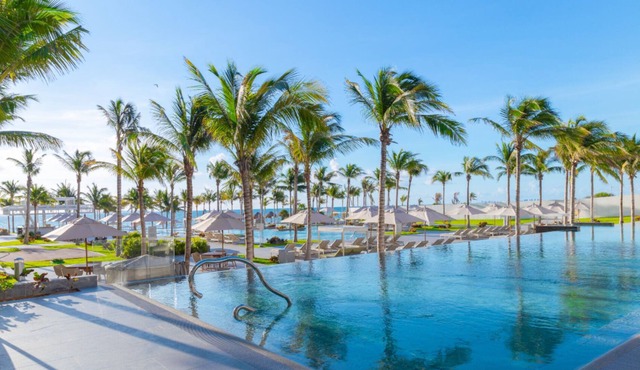 5 diamond resort in Cancun near the playa de Mujares only $250/night!