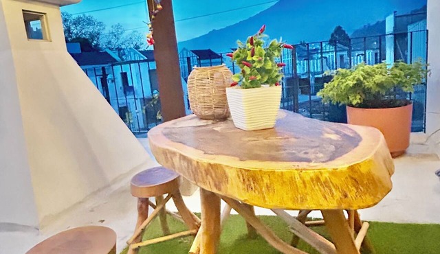 5BD Home in private condo 10 min from Antigua, volcano views, garden & rooftop