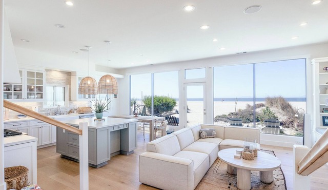 717 O-Luxury oceanfront beach house in Silverstrand Beach, Oxnard Ca in Oxnard