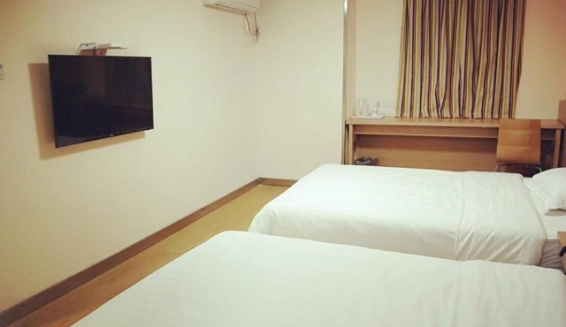 7Days Inn WuHan Road JiQing Street