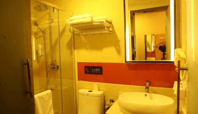7Days Premium Chengdu Dufu Thatched Cottage