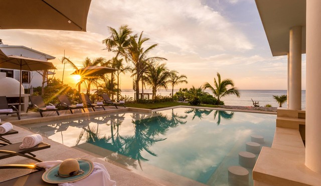8BR Beachfront Boutique Villa - Chef, Pool, Full Staff - Family/Intimate Groups