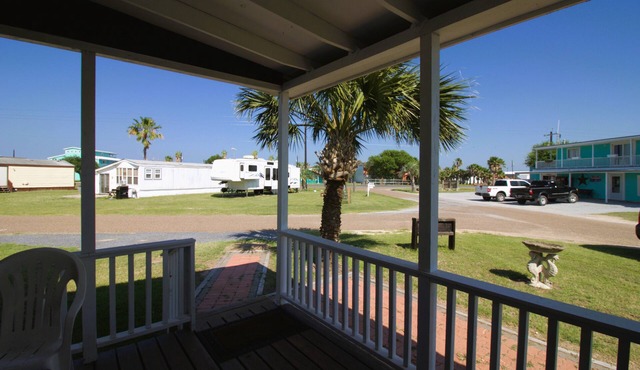 901 Mansfield - Cute 2 Bedroom/1.5 Bath inside R&R RV Park
