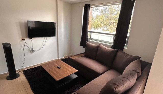 A Modern & Cozy Apartment in a Great Location. Perfect Stay for Work or Leisure.