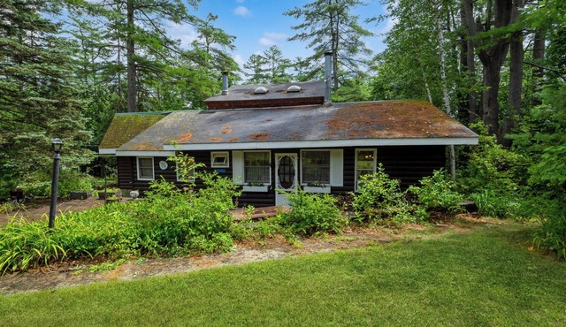 Adirondacks in Style! Lake House w/Deck, Fire Pit in Lake Luzerne