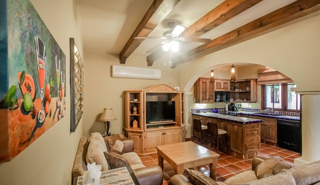 Adorable Dog-Friendly Home w/a Rooftop Patio, Outdoor Kitchen, & Free WiFi