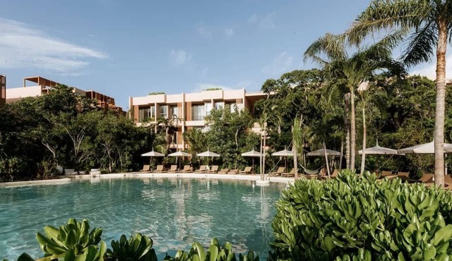 Aflora Jewel Modern Loft with Beach Club. Access