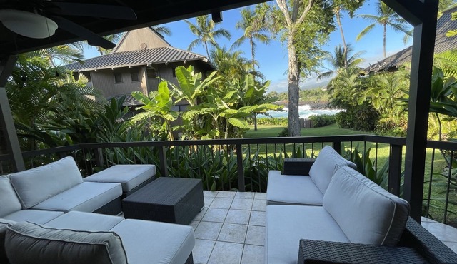 Air Conditioned Oceanfront Home - Next to White Sands Beach & 4 Mile Dive Site in Kailua