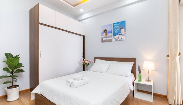 ♥ AIRPORT APT♥ 2BR☆POOL GYM☆AIRY SPACE