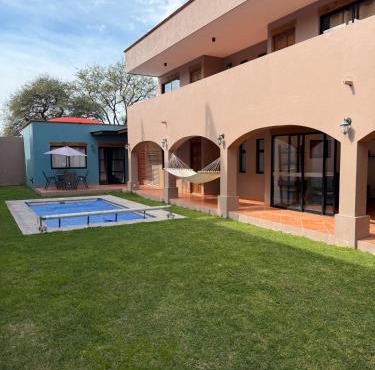 Alberca, Jardín y Asador - Escapada en Tequis y Peña