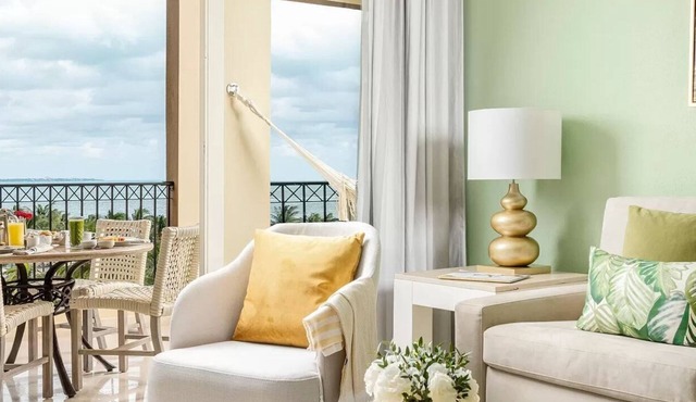 All-inclusive luxury family-friendly getaway in Cancun for Christmas