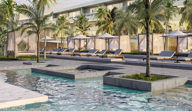 All-Inclusive XP: Spacious Room w/Private Pool & Garden in Beachfront Resort
