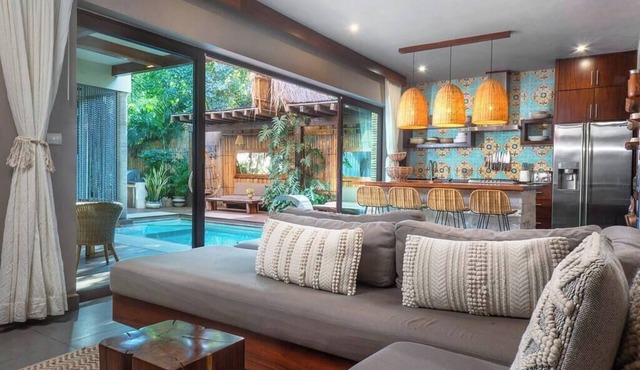 Amalfi: 5BR Luxury Retreat Near the Beach