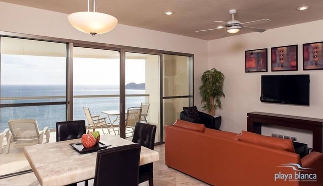 Amazing 14th floor ocean view Luxury Condo - Playa Blanca by RedAwning