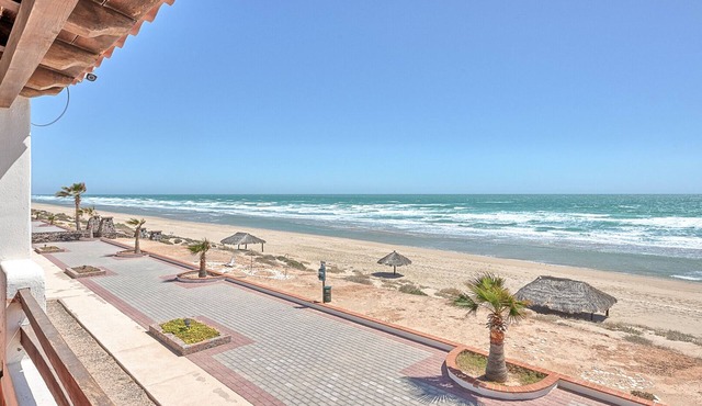 Amazing Beach Front! Villa 20
