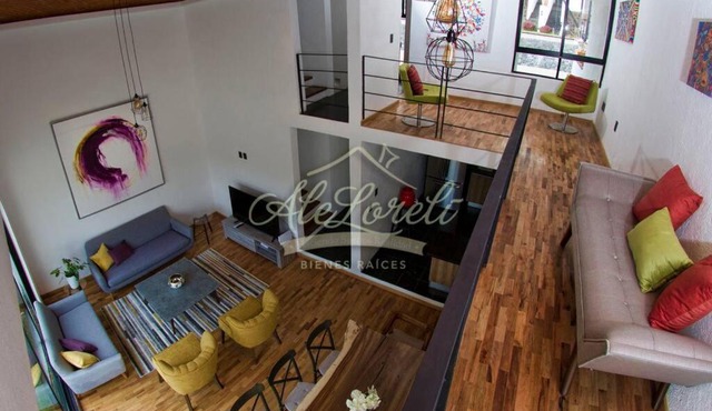Amazing house in the Center with pool and parking