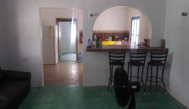 Apartment with 2 queen beds 1000 pesos per night