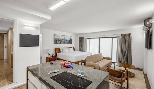 Armonik suites By Casanevo - Master King Bed Suite