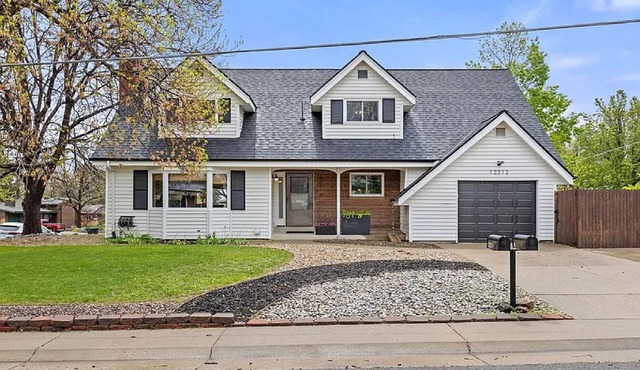 Arvada Abode Modern Family Retreat, Sleeps 10 in Arvada
