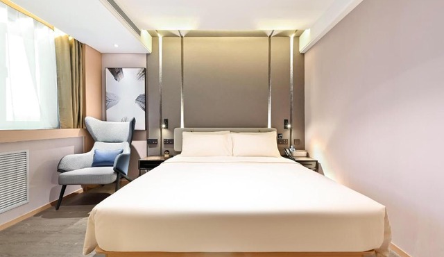 Atour Hotel Beijing Liuli Bridge West Station