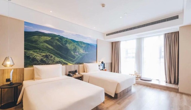 Atour Hotel (Jiangyin Binjiang Middle Road Sports Center)