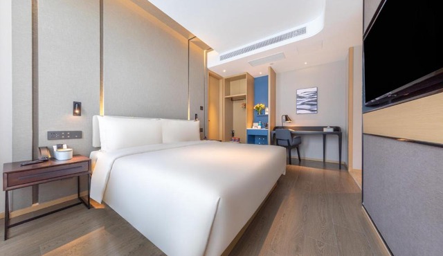 Atour Hotel Qingdao North Station Middle Chongqing Road