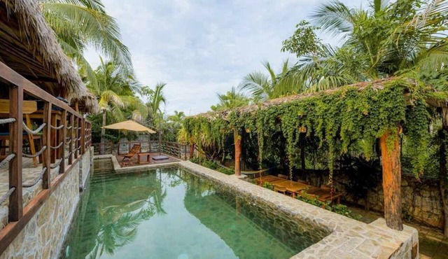 AUREMA a Quiet Nature Retreat in Agua Blanca, Oaxaca. AC Rustic design Pool