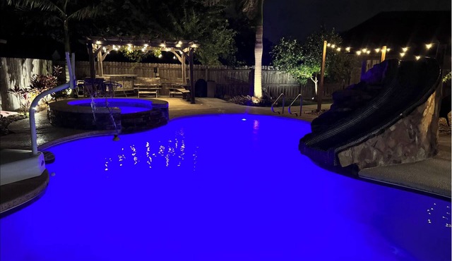 Backyard Oasis in Brownsville!