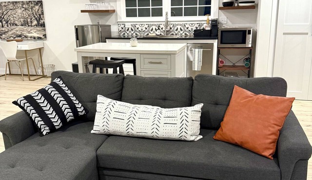 BartlesVILLA - Your Private Downtown Guesthouse in Bartlesville