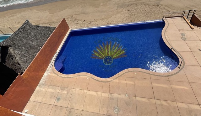 Beach Front 3 bedrooms 3 bathrooms sleeps 6 & 2 kids under 12
